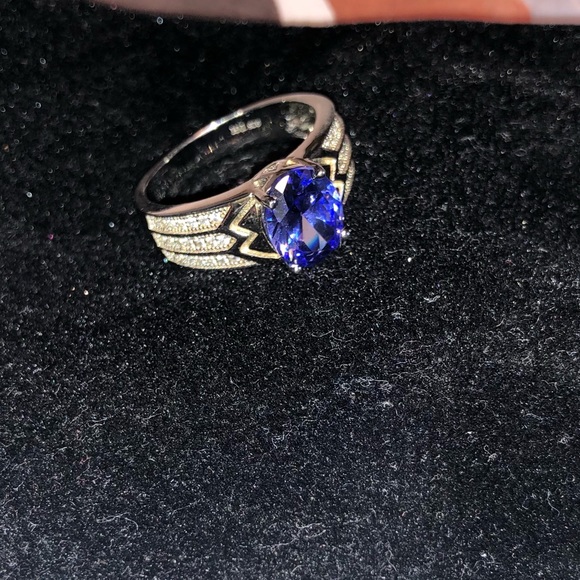 Amethyst stone set in 925 stamped silver ring w/white Cubic Zirconia size 7 - Picture 9 of 11